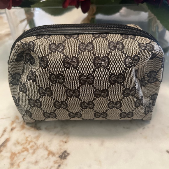 Preloved Authentic Gucci GG Monogram Zip pouch/ toiletry/cosmetic bag - Picture 10 of 10